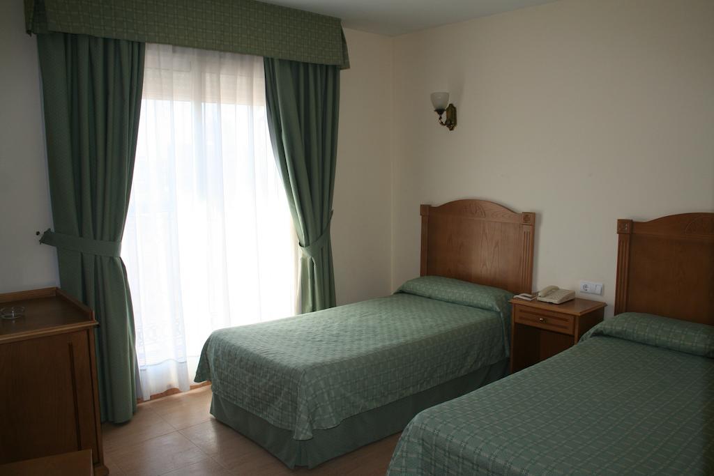 Hotel Austria 76 Puerto de Sagunto Quarto foto