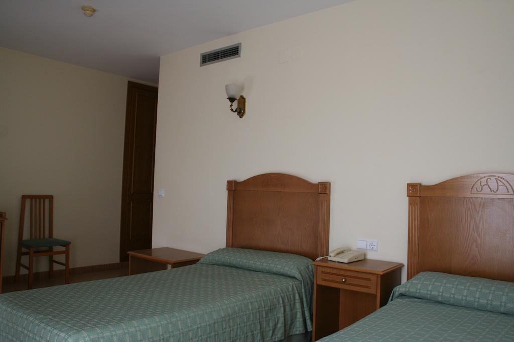 Hotel Austria 76 Puerto de Sagunto Quarto foto